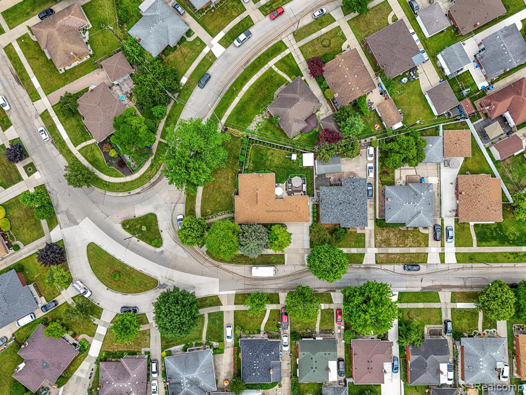 8570 Rockland Street, Dearborn Heights, MI 48127 — Photo 58