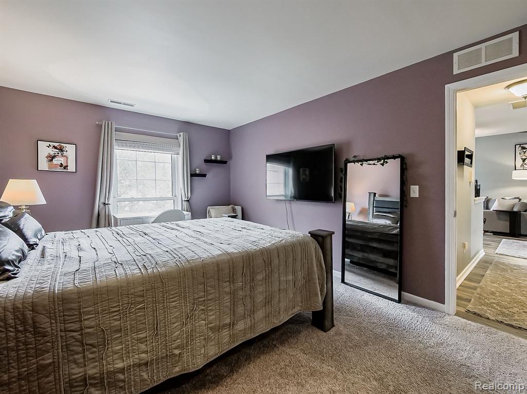 45724 WARWICK Drive, Macomb, MI 48044 — Photo 17