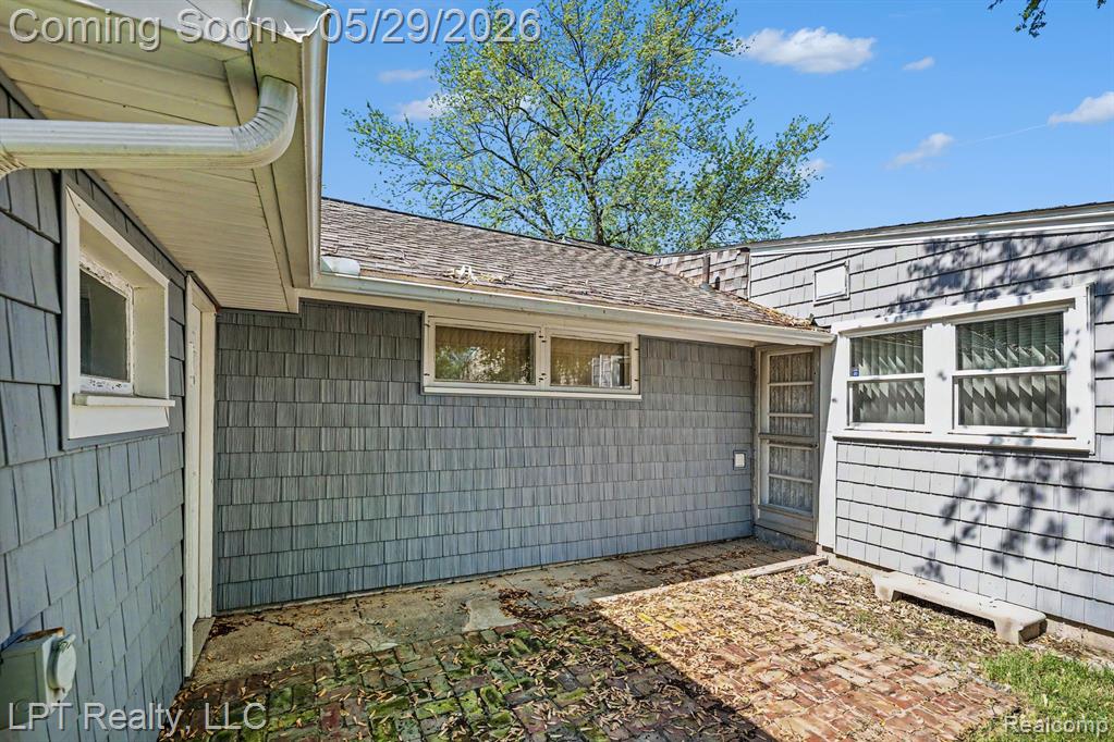 21021 Wendell Street, Clinton Twp, MI 48036 — Photo 18