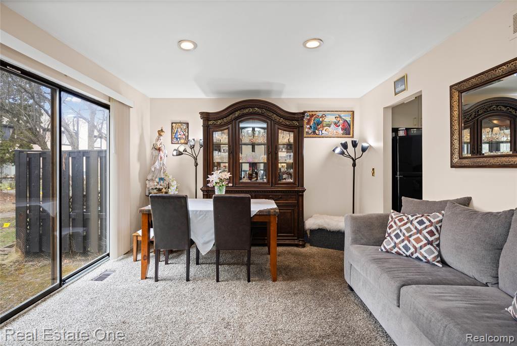 5226 Brett Court, West Bloomfield, MI — Photo 13
