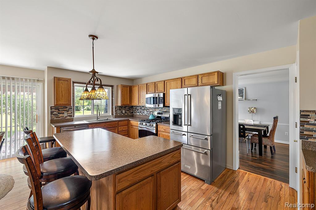 8057 PEBBLESTONE Drive, Ypsilanti, MI 48197 — Photo 11