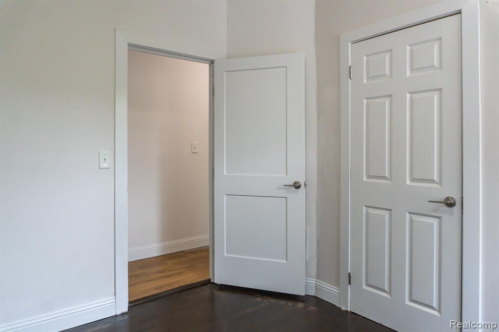 3927 SAINT CLAIR Street, Detroit, MI 48214 — Photo 33