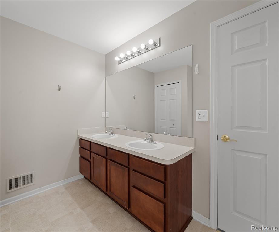 4090 Brighton Lane, 91, Canton, MI 48188 — Photo 41
