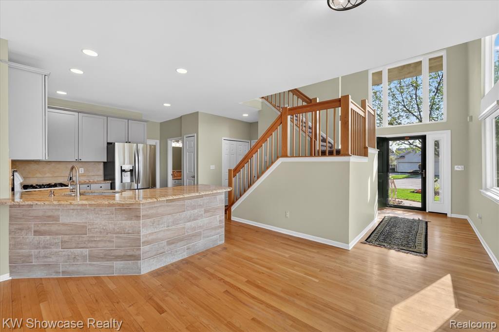 707 Pointe Court, Milford, MI 48381 — Photo 8