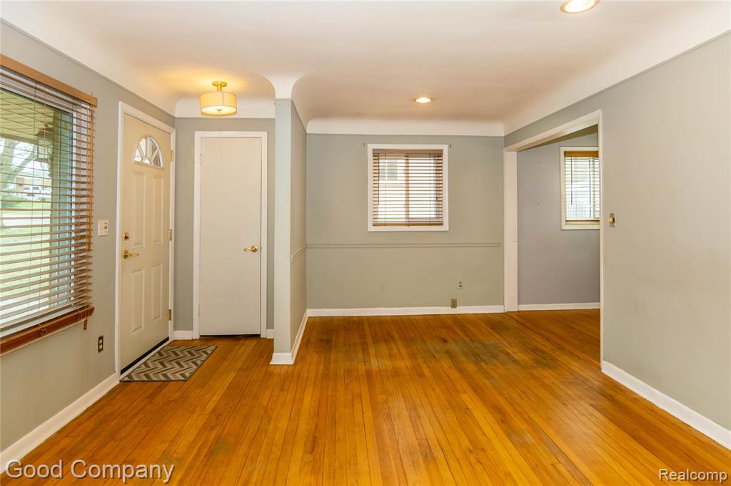 725 Duchess Street, Milford, MI 48381 — Photo 8