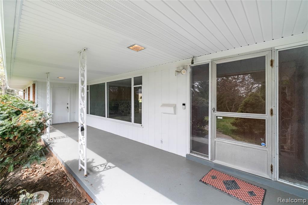 34550 Freedom Road, Farmington, MI 48335 — Photo 5
