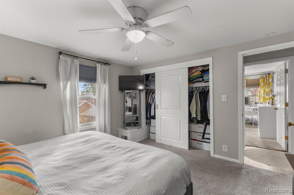 916 N MELBORN Street, Dearborn, MI 48128 — Photo 25