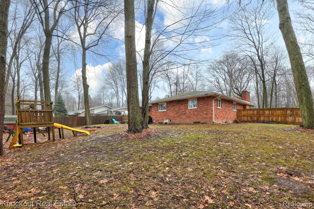 4256 Emerald Drive, Bridgeport, MI 48722 — Photo 42