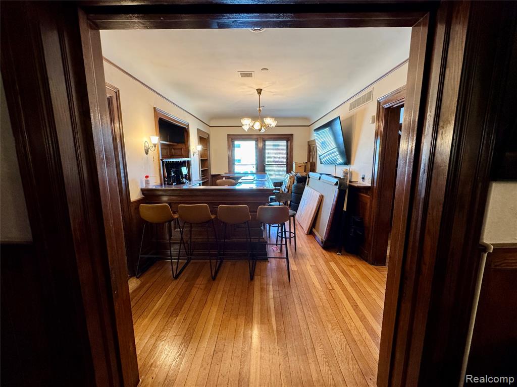 2156 W JEFFERSON Avenue, Trenton, MI, 48183