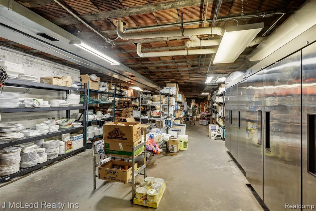 635 S Saginaw Street, Flint, MI 48502 — Photo 42
