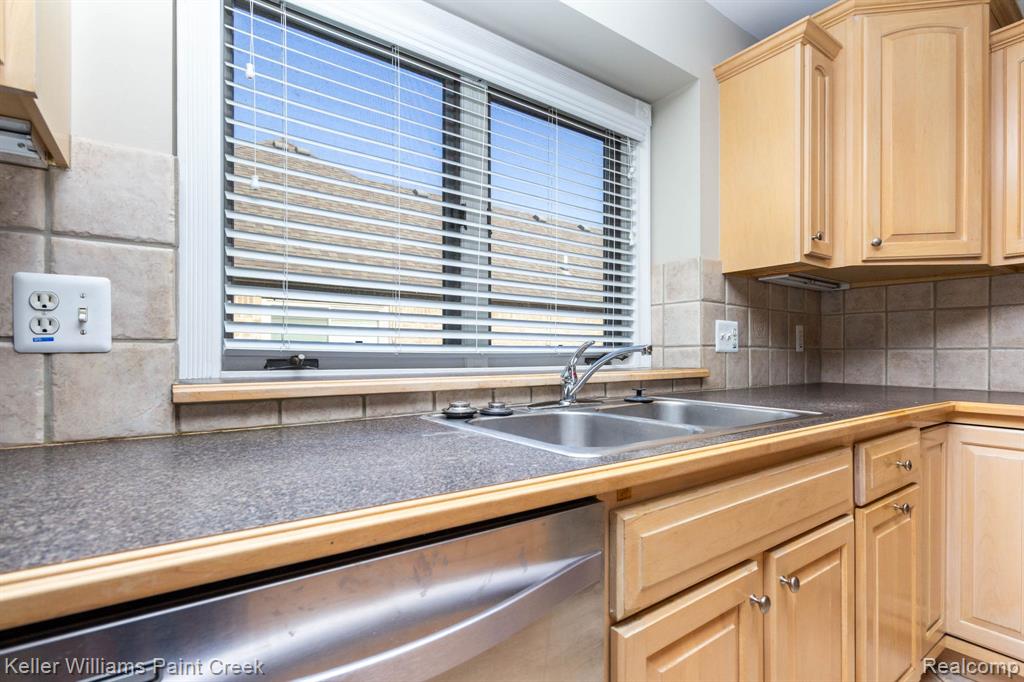 20695 Gaberty Drive, Clinton Twp, MI 48038 — Photo 18