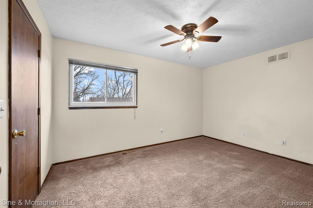 74 PARE Street, Clawson, MI — Photo 11
