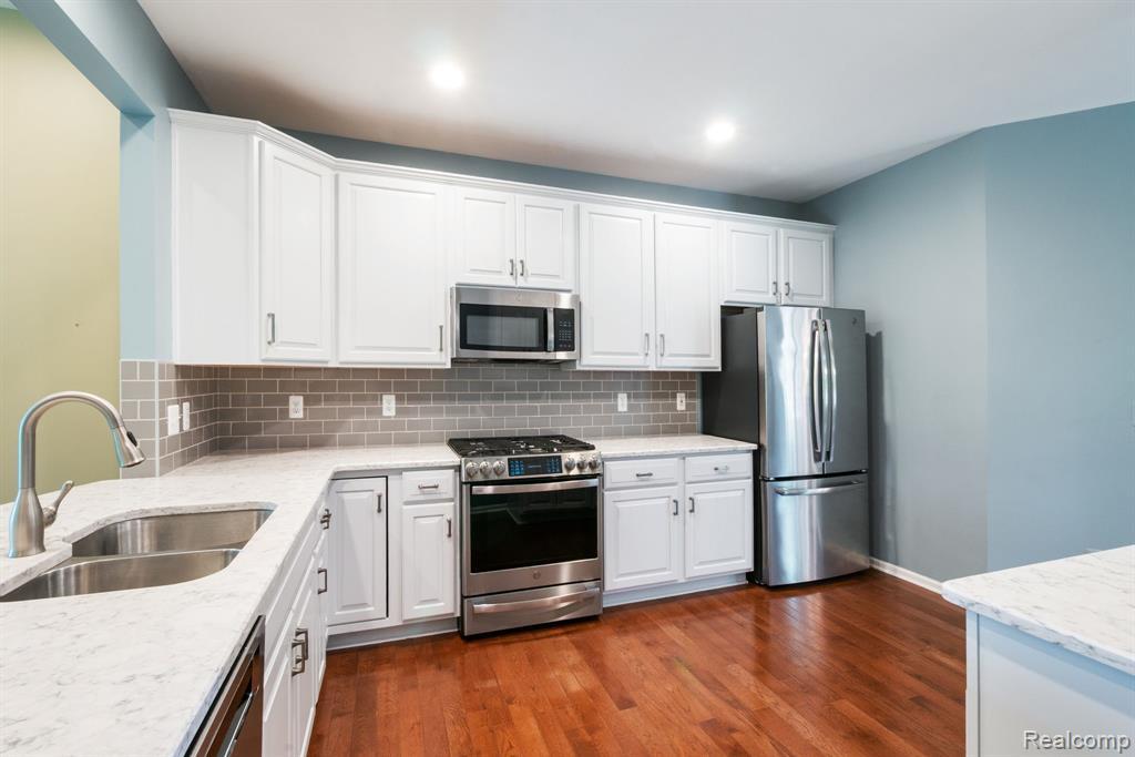 40658 Saint Louis Drive, Clinton Twp, MI 48038 — Photo 20