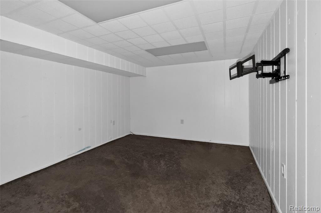 8027 Berkshire Drive, Grosse Ile, MI 48138 — Photo 34