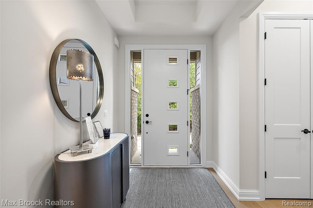 7464 Gramercy Circle, 19, West Bloomfield, MI — Photo 4