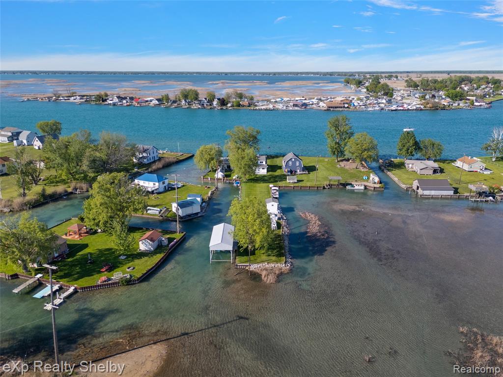 8395 N Channel - Harsens Island, Clay, MI 48001 — Photo 68