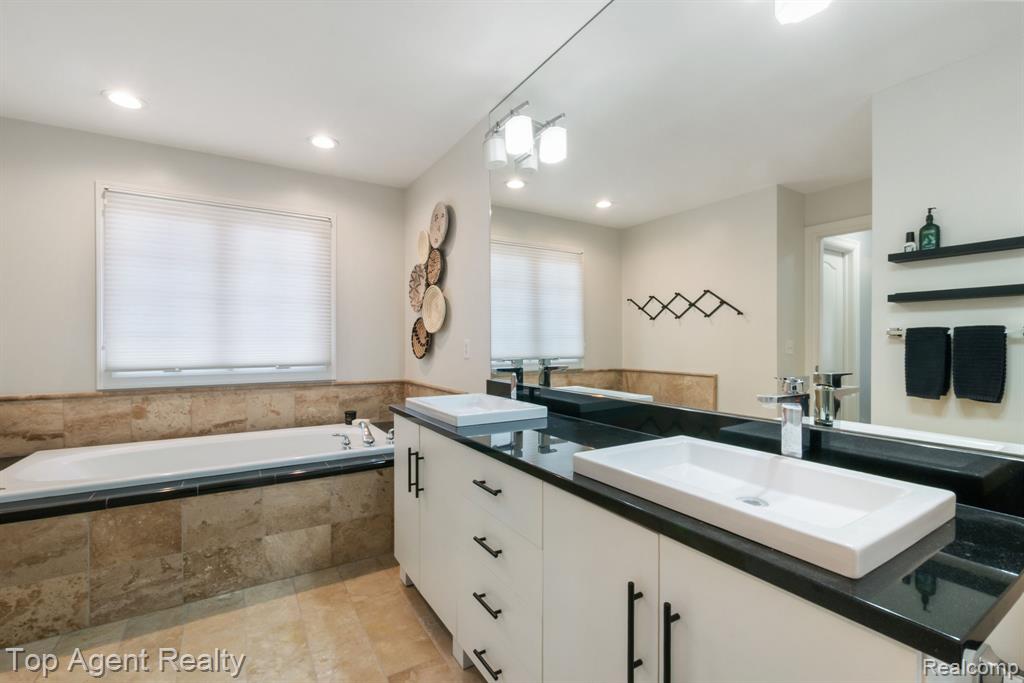 347 N Alice Avenue, Rochester, MI 48307 — Photo 34