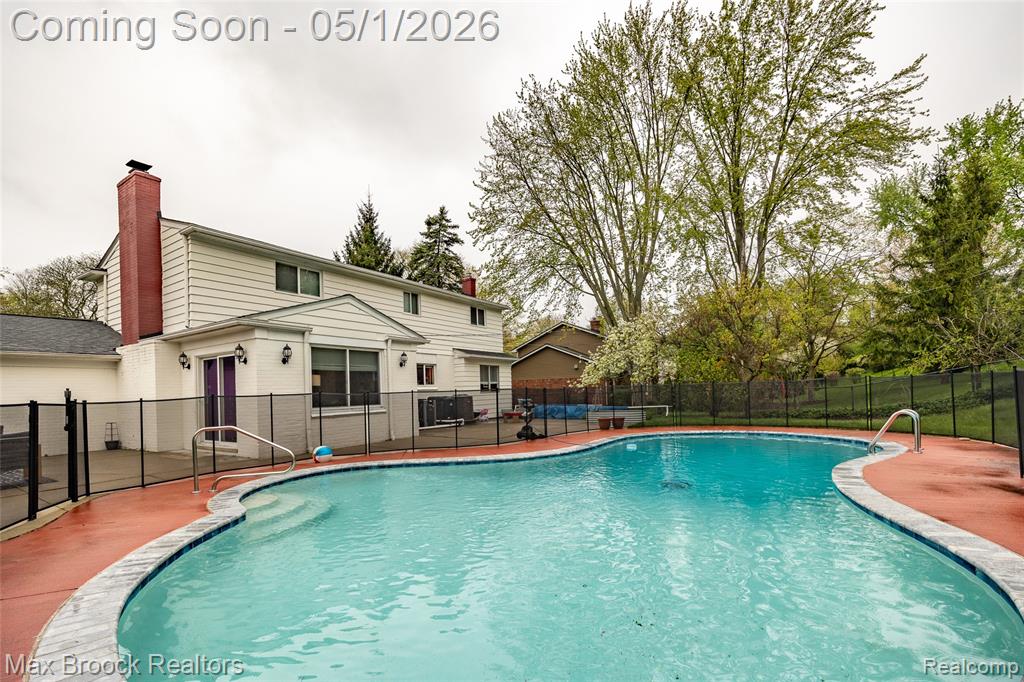 2275 Park Ridge Drive, Bloomfield Hills, MI 48304 — Photo 12