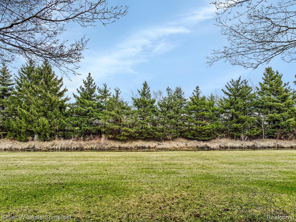 45918 DUTTON Drive, Macomb, MI 48044 — Photo 27