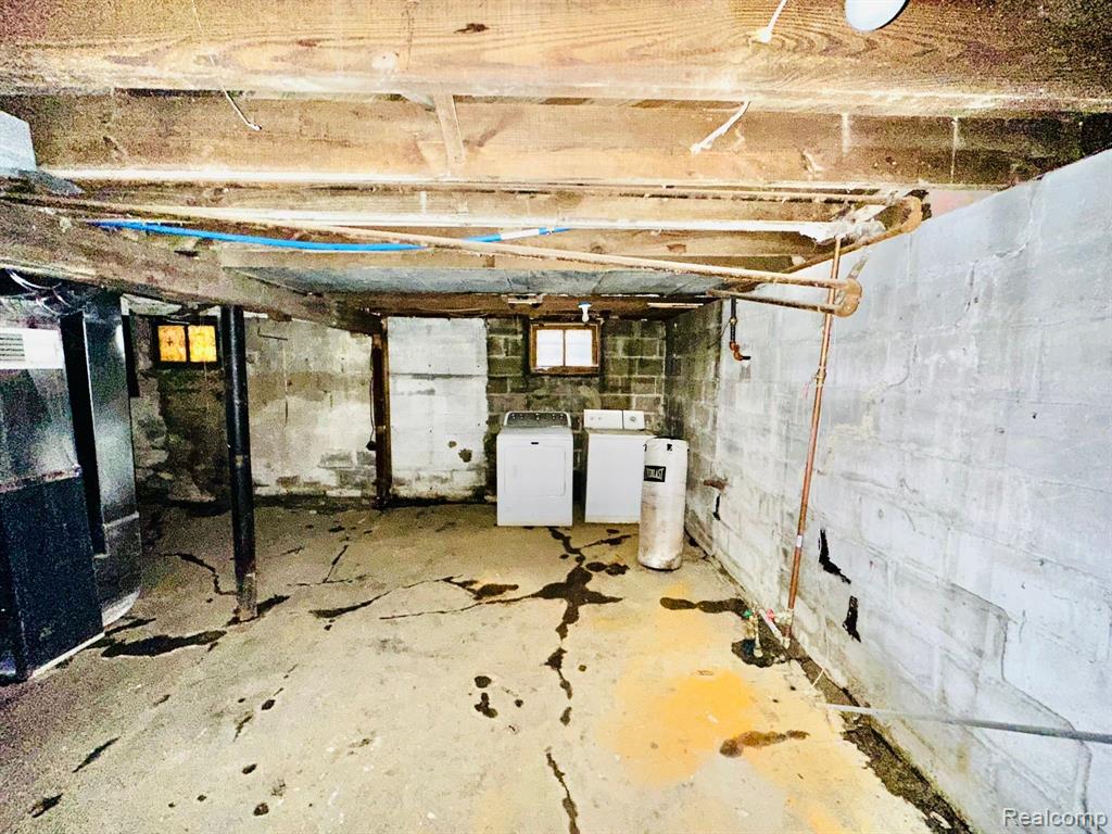 9252 WARD Street, Detroit, MI 48228 — Photo 23