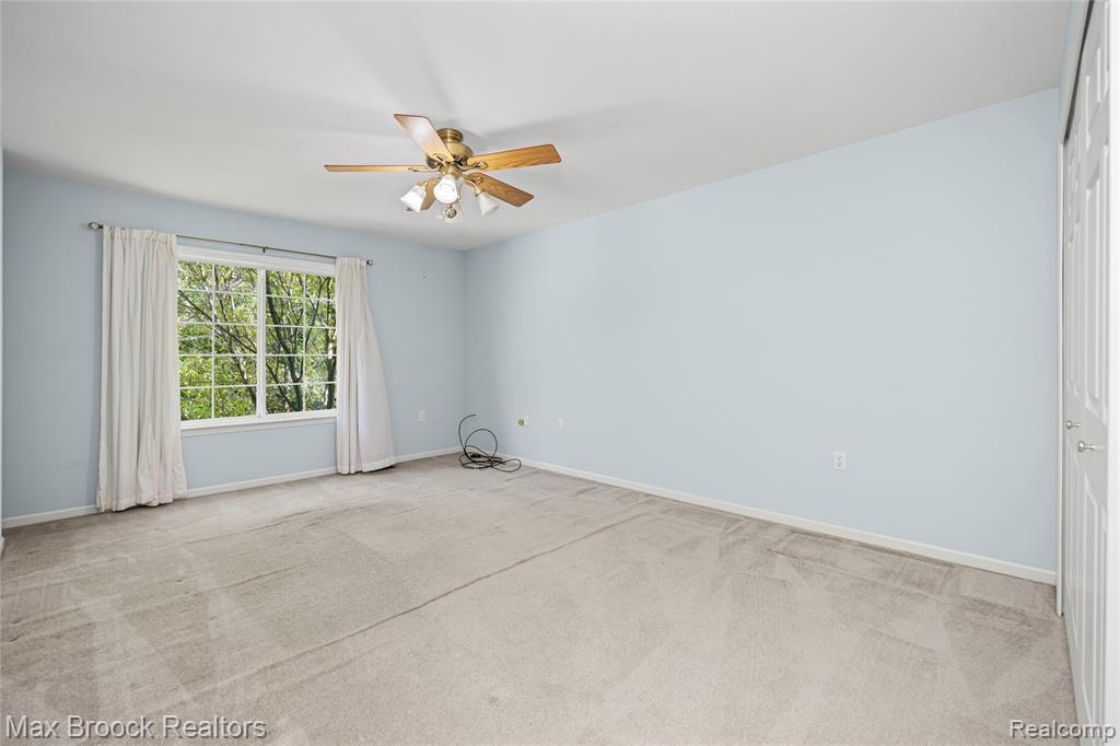 71 DONNA Court, Waterford, MI 48327 — Photo 21