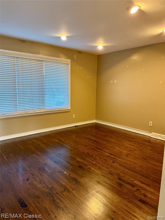 1842 Chaucer Avenue, Madison Heights, MI 48071 — Photo 9