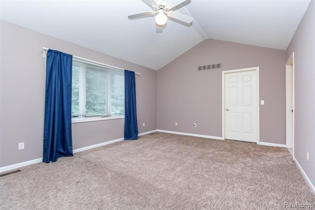 878 Dakota, Rochester Hills, MI 48307 — Photo 22