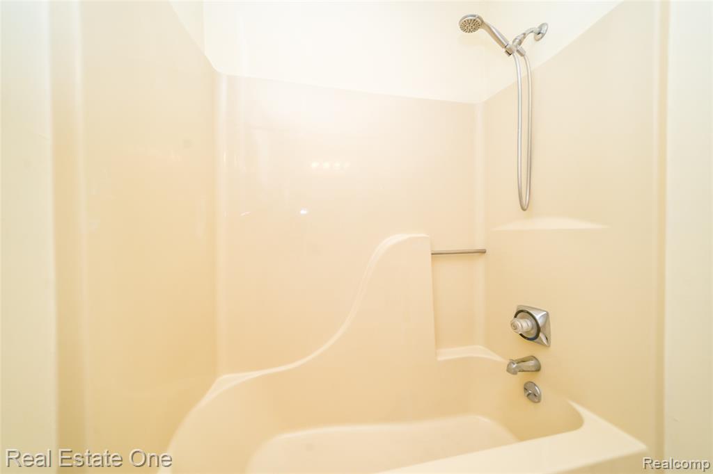 41474 Cornell Drive, Novi, MI 48377 — Photo 40