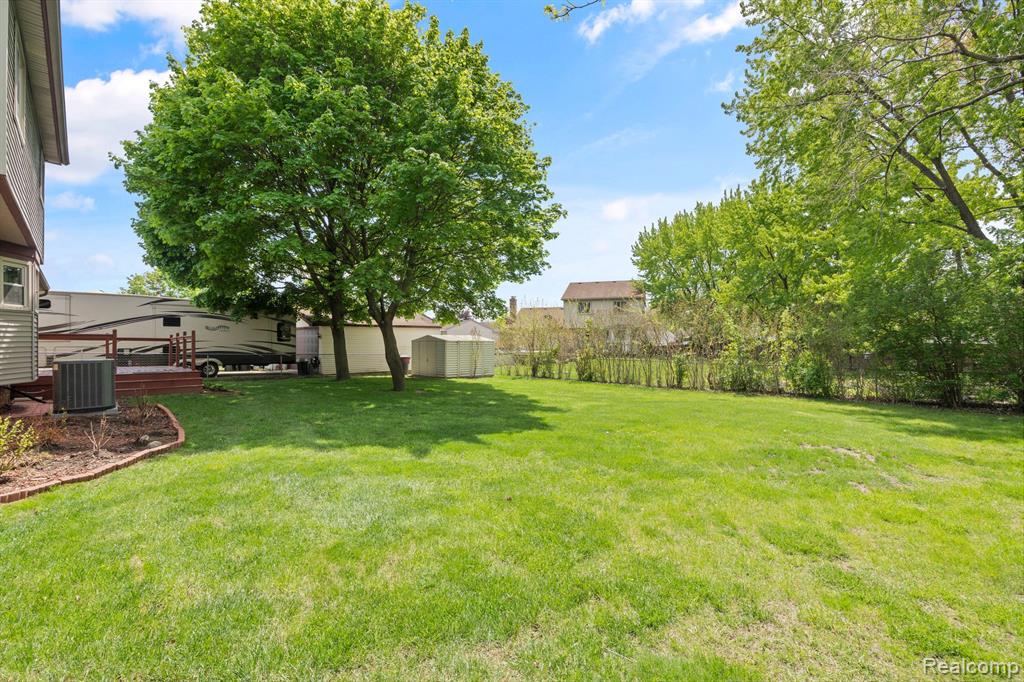 50631 NEWCASTLE Drive, Chesterfield, MI 48047 — Photo 40