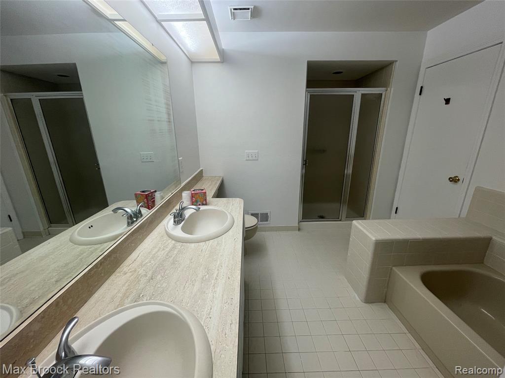 6620 Fireside Court, West Bloomfield, MI — Photo 14