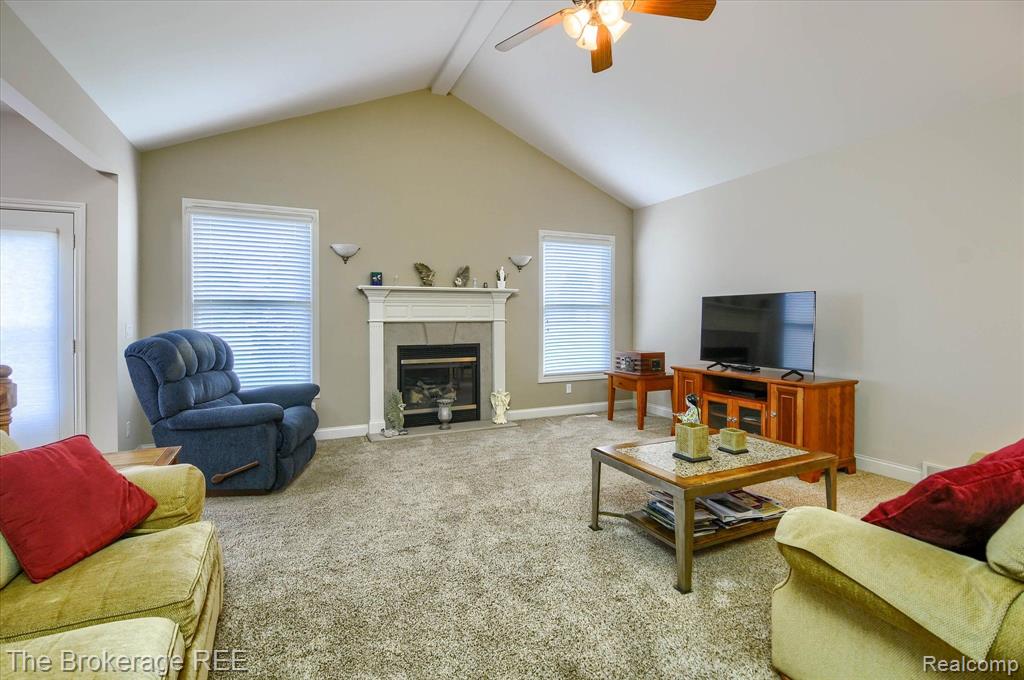 8441 MAPLEVIEW Drive, Davison, MI 48423 — Photo 9