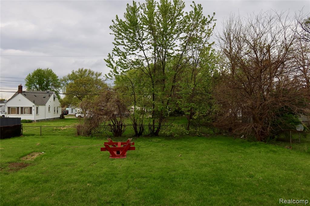 8469 Westminster Avenue, Warren, MI 48089 — Photo 22