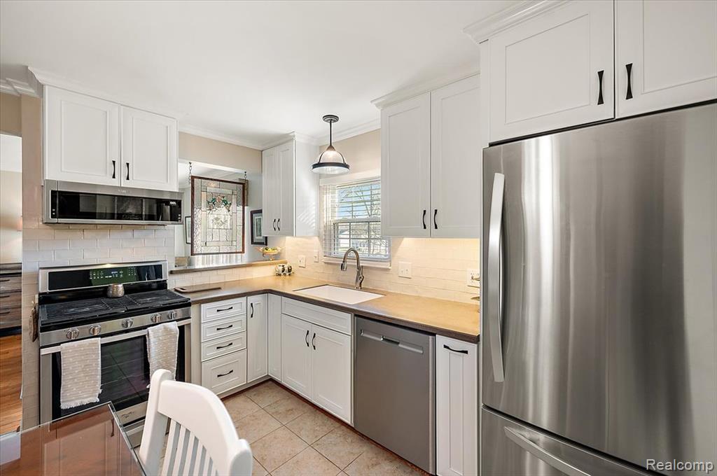 24546 Fairway Hills Drive, Novi, MI — Photo 14