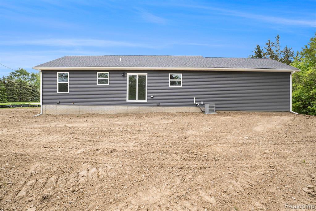 5499 SITKA Street, Burton, MI 48519 — Photo 19