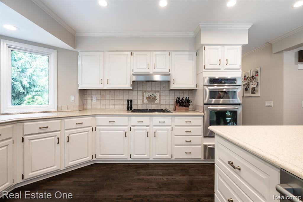 4794 RIVERS EDGE Drive, Troy, MI 48098 — Photo 15