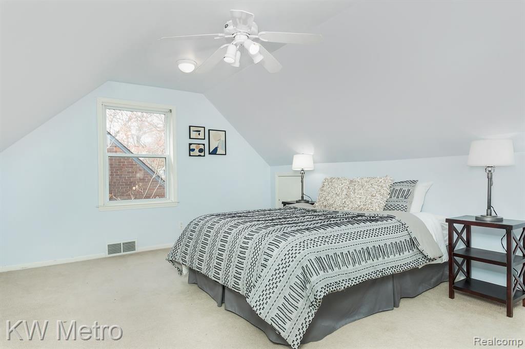 620 CATALPA Drive, Royal Oak, MI 48067 — Photo 21