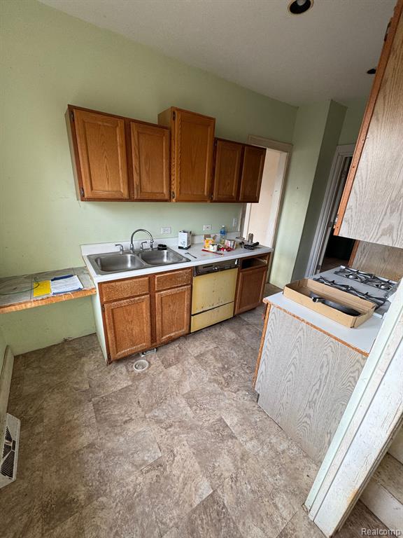 208 N GROVE Street, Ypsilanti, MI 48198 — Photo 9