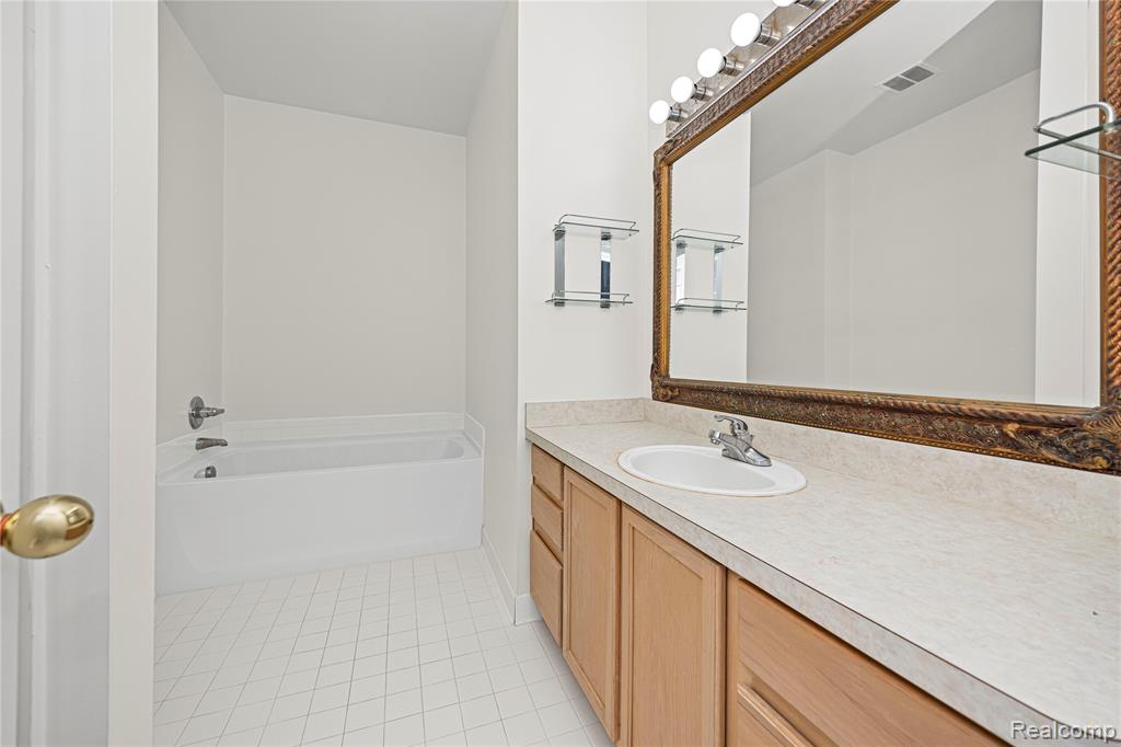 43270 Pendleton Circle, Sterling Heights, MI 48313 — Photo 20