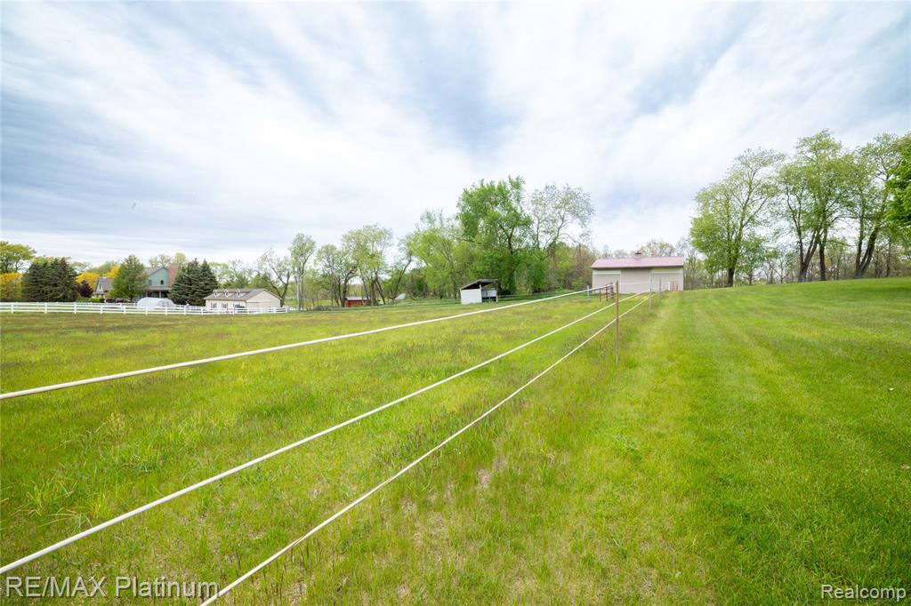 12987 Holtforth Road, Fenton, MI 48430 — Photo 40