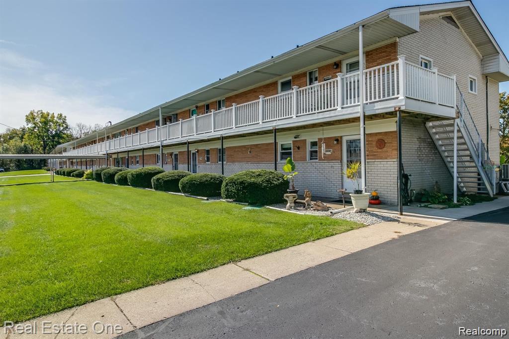 26955 Milford Road Road, 24, South Lyon, MI 48178