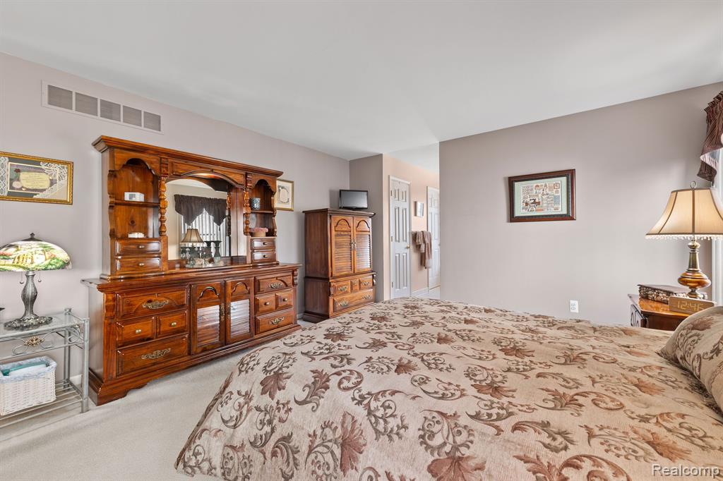 48548 Fairmont Drive, Macomb, MI 48044 — Photo 26