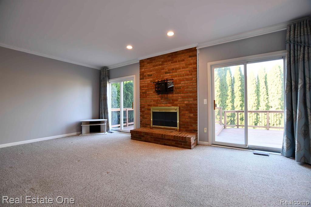 685 ESSEX Drive, Rochester Hills, MI 48307 — Photo 11