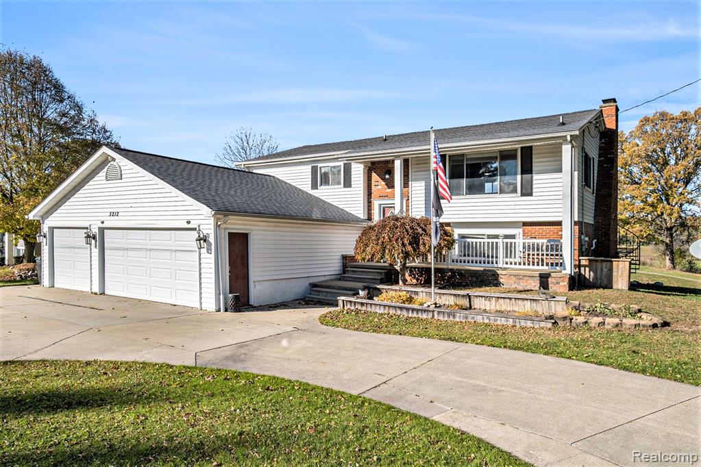 5212 W Farrand Road, Clio, MI 48420 — Photo 2