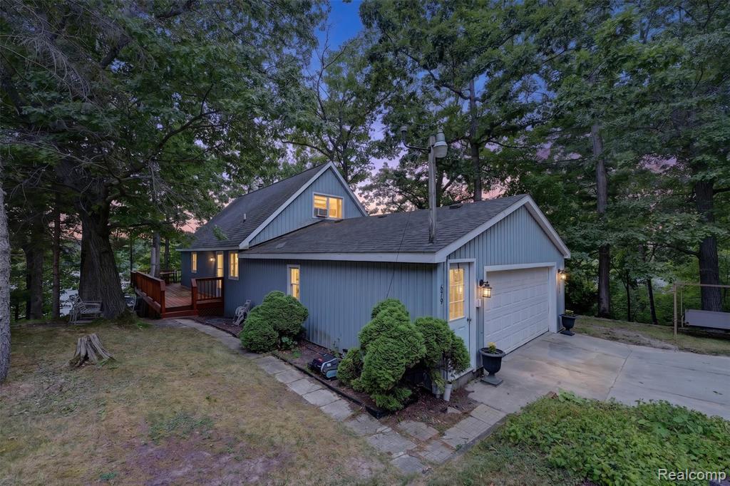 679 N Long Lake Boulevard, Lake Orion, MI 48362