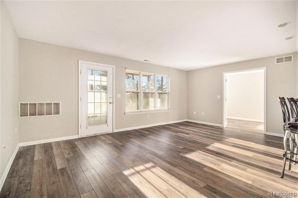 1449 HEATHERWOOD Lane, Ann Arbor, MI 48108 — Photo 3