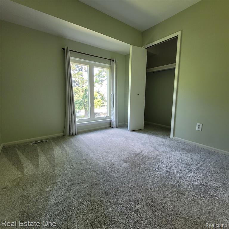 5208 Woodview Drive, Bloomfield Hills, MI 48302 — Photo 25