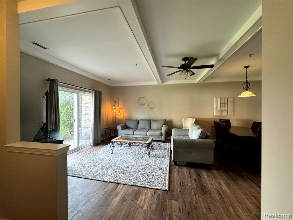 10258 CROSSVIEW Trail, Howell, MI 48855 — Photo 8