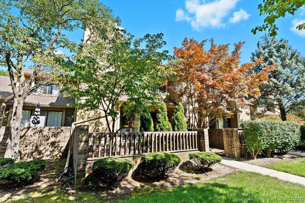 1737 S Hill Blvd Boulevard E, Bloomfield Hills, MI 48304 — Photo 3