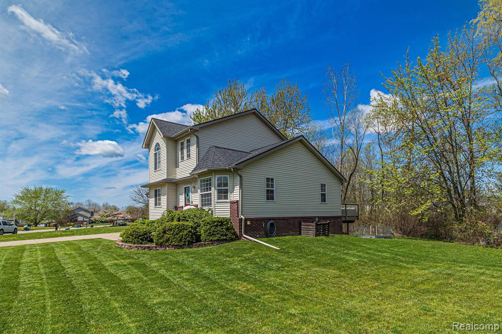 6101 Maple Trail, Grand Blanc, MI 48439 — Photo 31