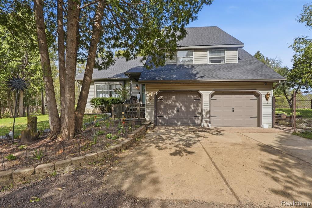 1615 N Five Lakes Road, Attica, MI 48412